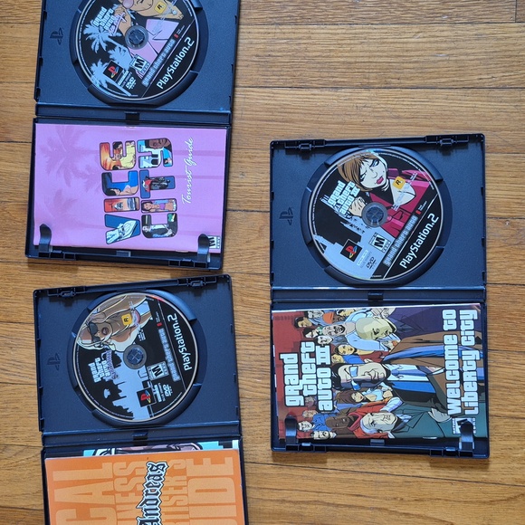 Playstation 2 Grand Theft Auto The Trilogy - Picture 4 of 8